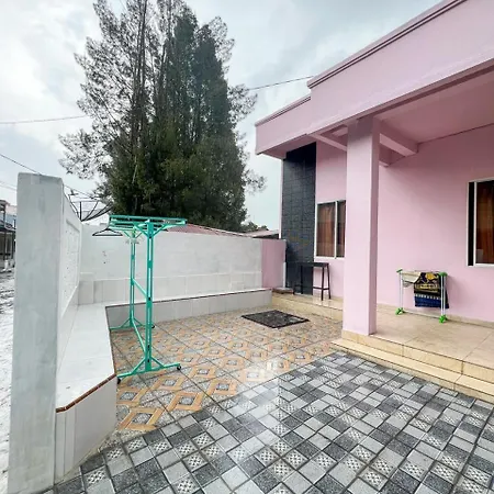 Villa Bukit Mas 4 Kamar Berastagi Sebrang Mikie Funland-2